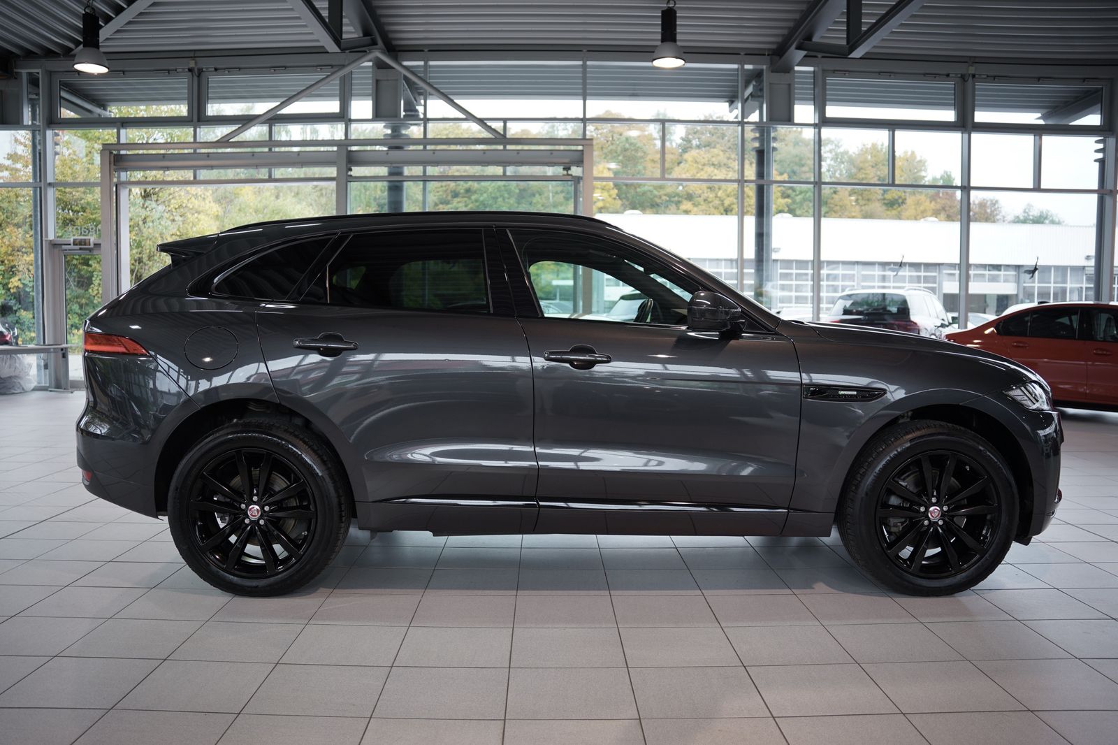 Jaguar F Pace