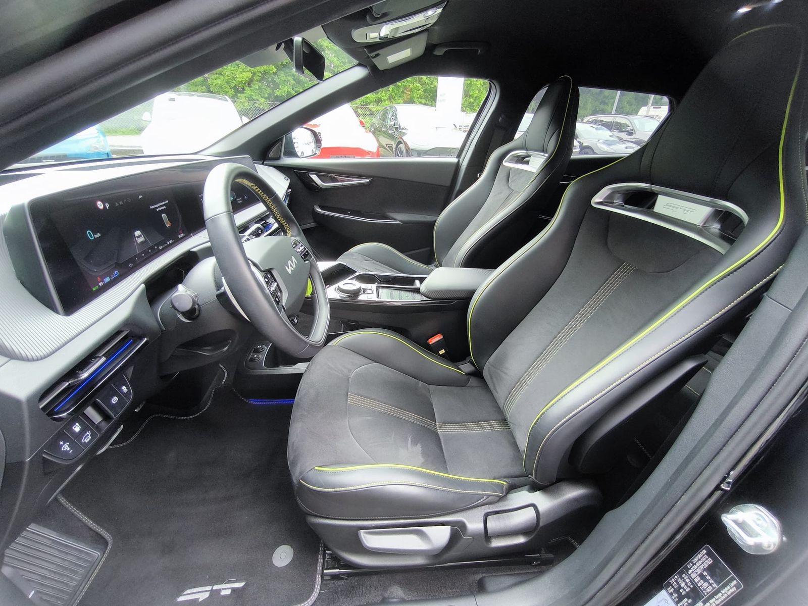 Fahrzeugabbildung Kia EV6 GT 4WD WERKSGAR+NAVI+LED+SHZ+WP+KAM+ACC+DAB+
