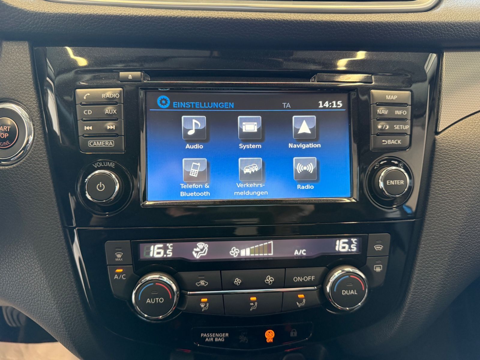Fahrzeugabbildung Nissan Qashqai N-Connecta, 360° Kamera, Navi, Winterpa.