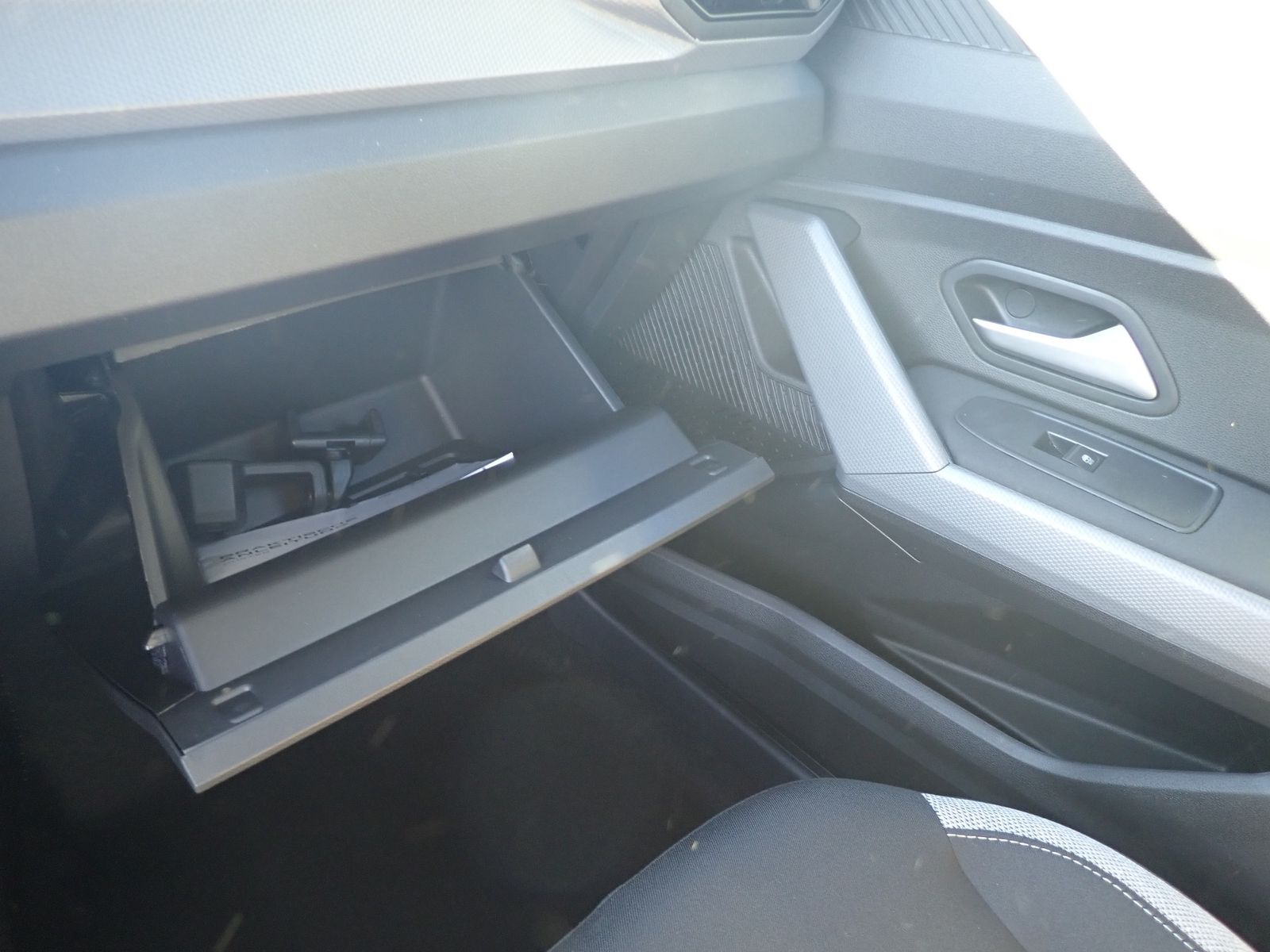 Fahrzeugabbildung Dacia Duster Journey Hybrid 155