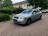 Opel Astra 1.6 Elegance Automatik Elegance - Opel Astra aus 2001: Elegance