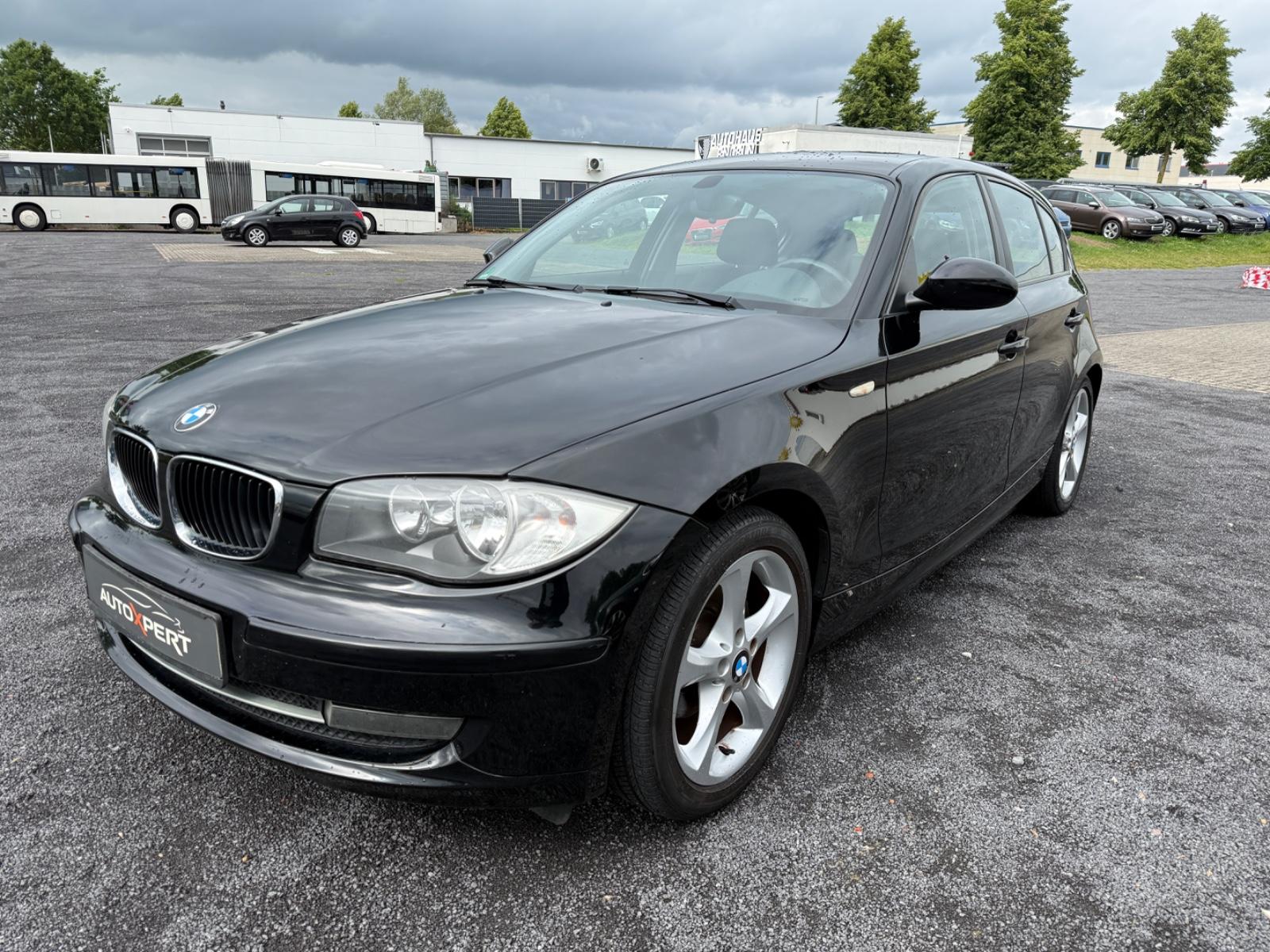 BMW 116i Limousine  *8-fach bereift*PDC hinten*
