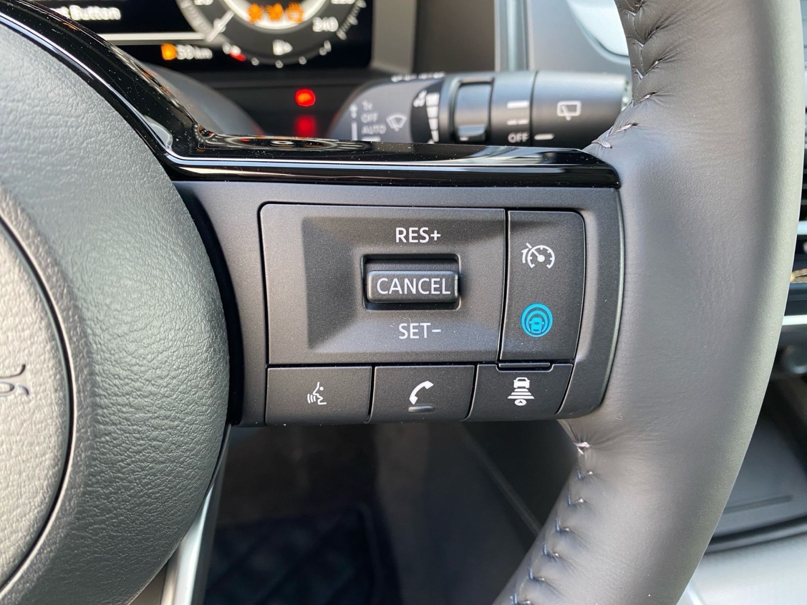Fahrzeugabbildung Nissan Qashqai N-Connecta*NAVI*PDC*SHZ*KAMERA