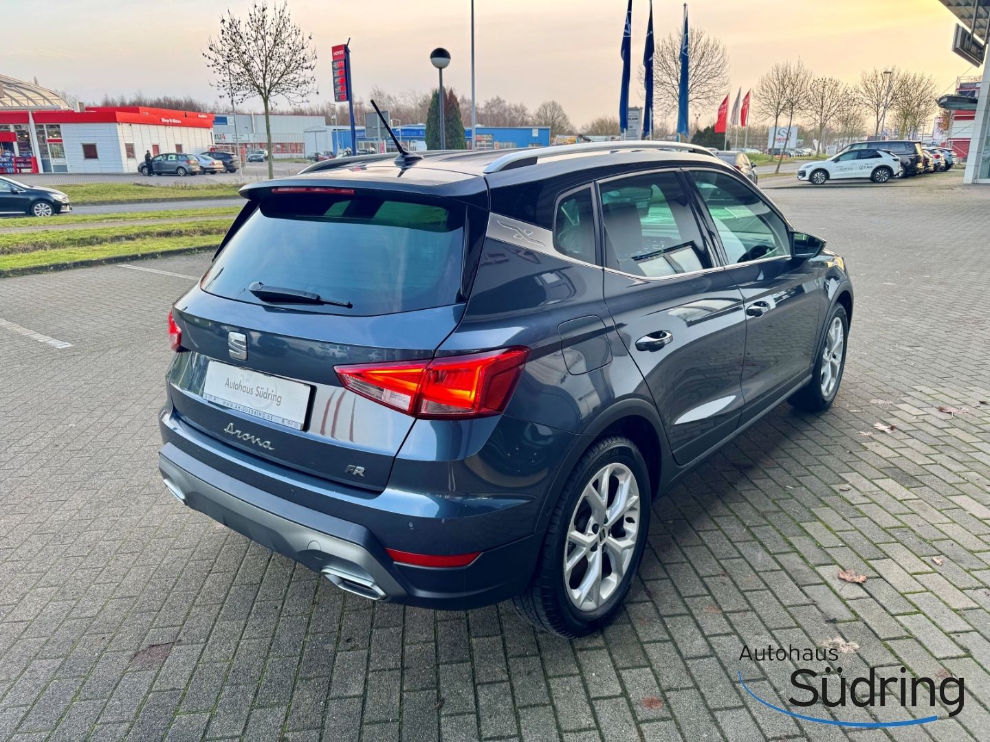 Arona 1.5 TSI FR DSG AHK Navi ACC Rückfahrk.