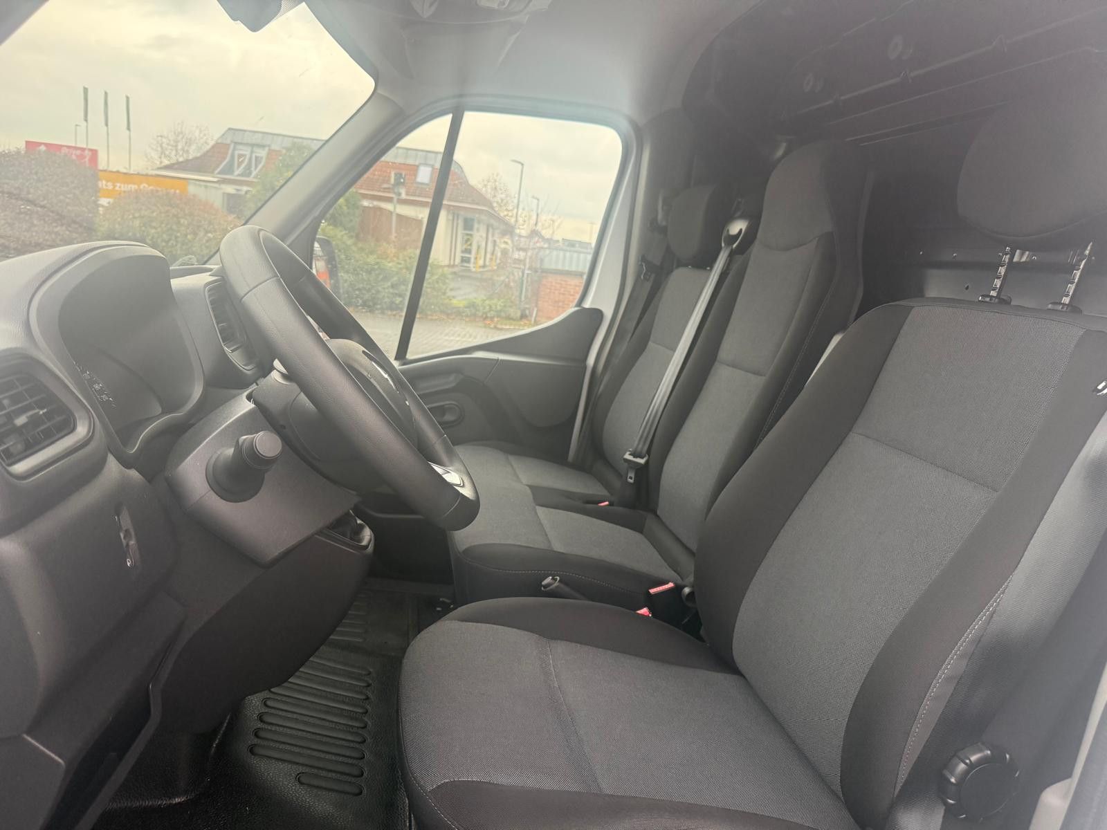 Fahrzeugabbildung Renault Master III Kasten L2H2 HKa 3,5t