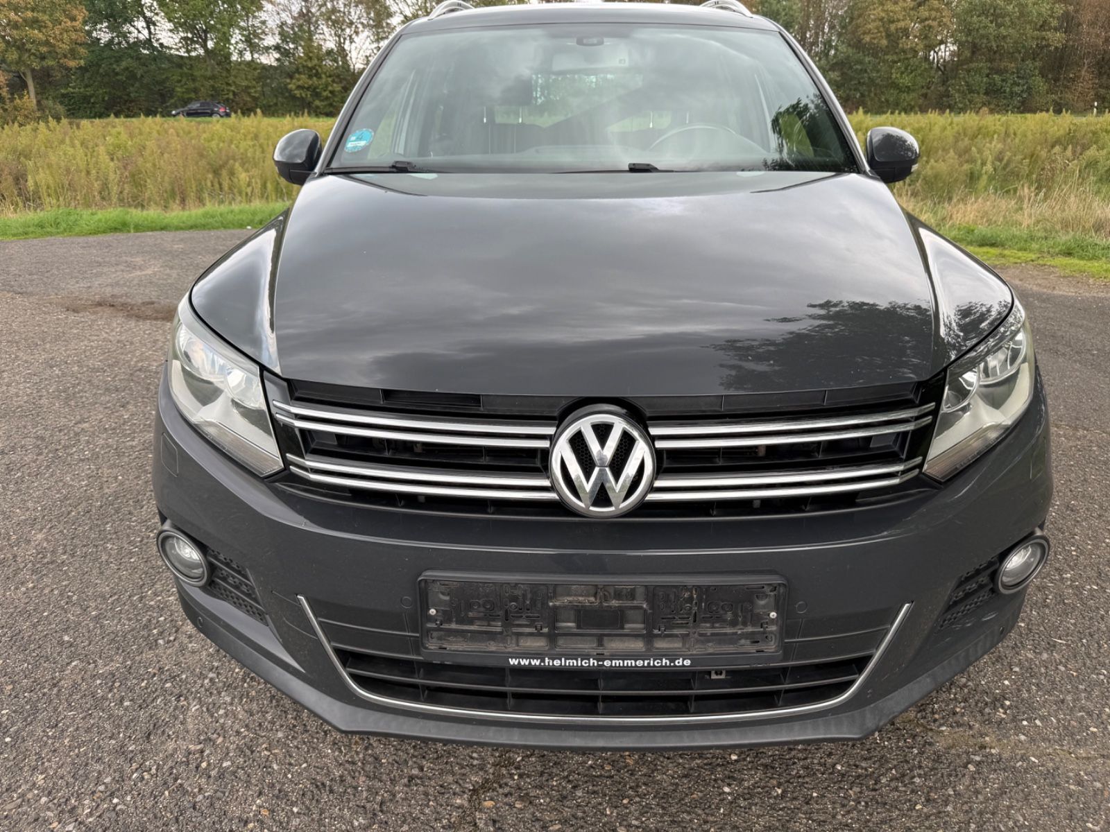 Volkswagen Tiguan - 1