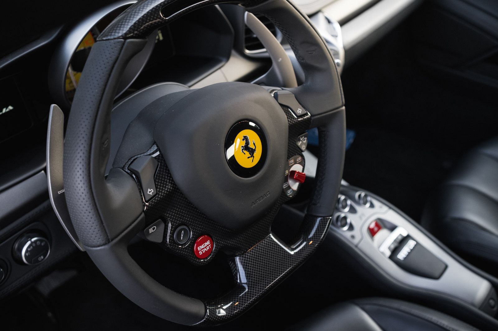 Fahrzeugabbildung Ferrari 458 Italia, Scheckheft, Approved bis 11/25, Navi