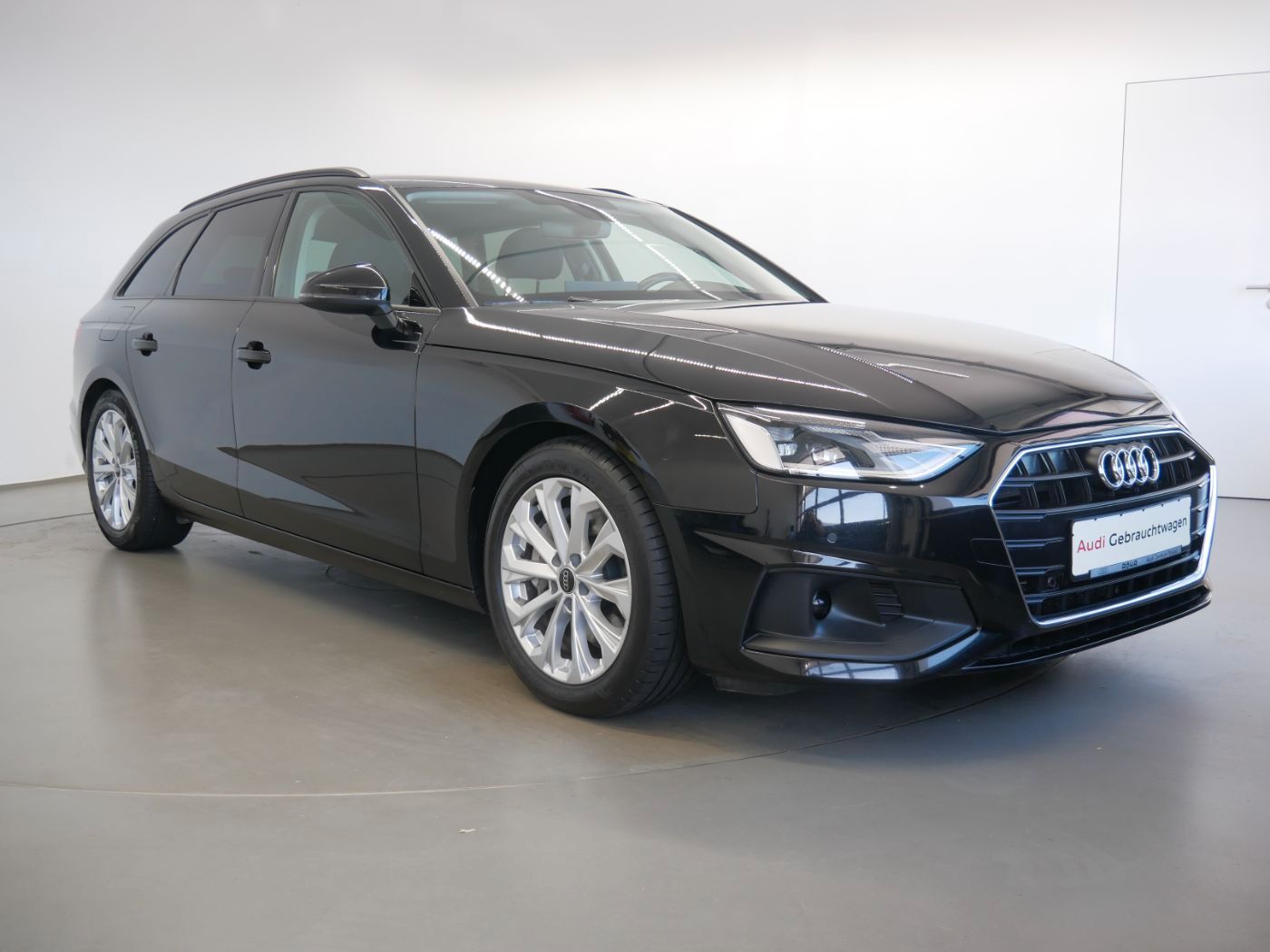 Audi A4 Avant 40 TDI S tro. LED PDC+ SHZ DAB imagem 3
