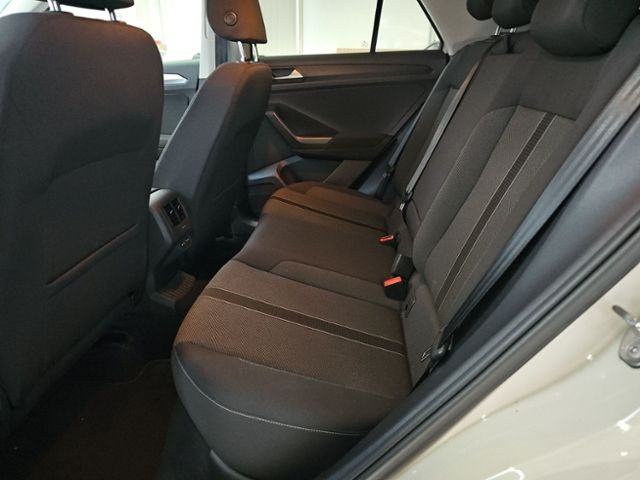 Fahrzeugabbildung Volkswagen T-Roc 1.5 TSI Life KLIMA SHZ PDC LM18 VORB.NAVI