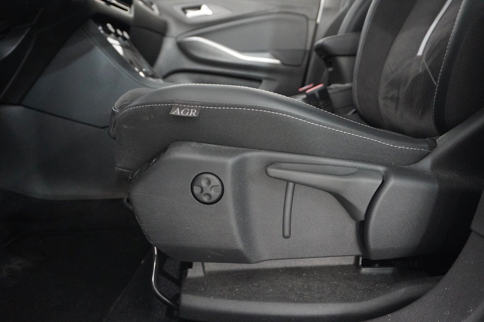 Fahrzeugabbildung Opel Grandland (X) 1.6T GSe HYBRID 4X4 NAVI/LED/SPORT