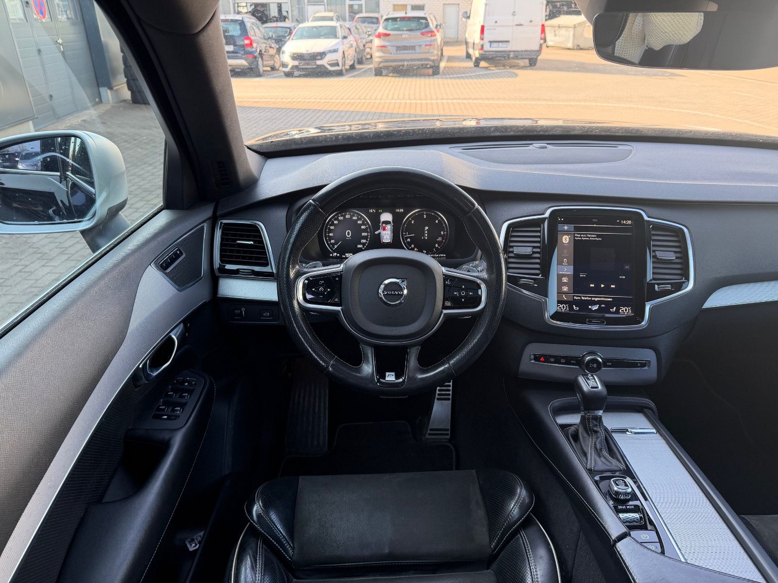 Fahrzeugabbildung Volvo XC90 D5 R Design AWD*LUFT*PANO*STHZ*7Si*MIETKAUF
