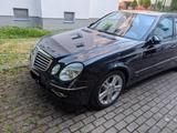 Mercedes-Benz E 200 KOMPRESSOR Avantgarde Tansanitblau - Mercedes-Benz E 200: Kompressor Avantgarde
