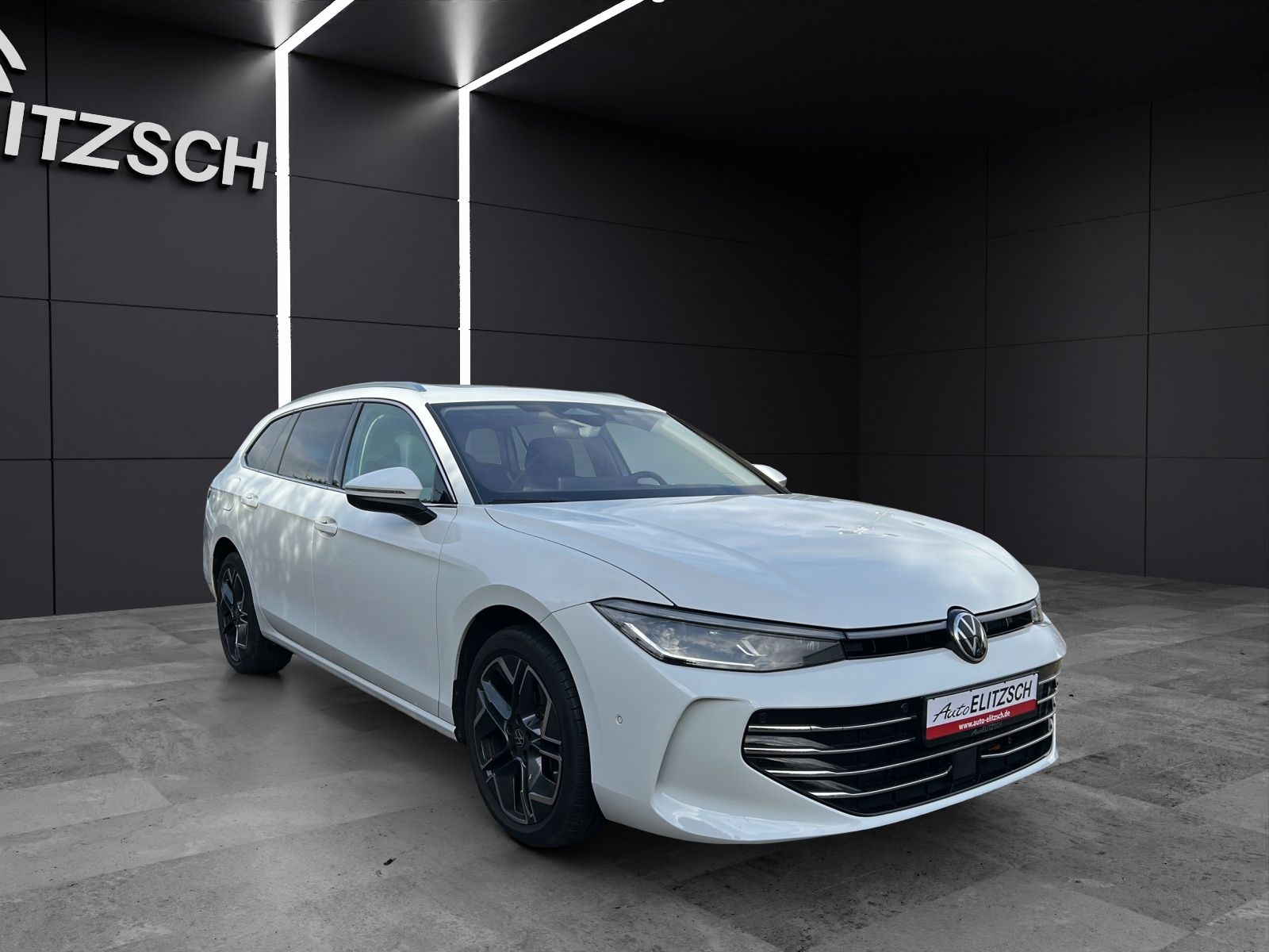 Fahrzeugabbildung Volkswagen Passat Elegance TDI DSG LED ACC 18" AHK Leder Pa