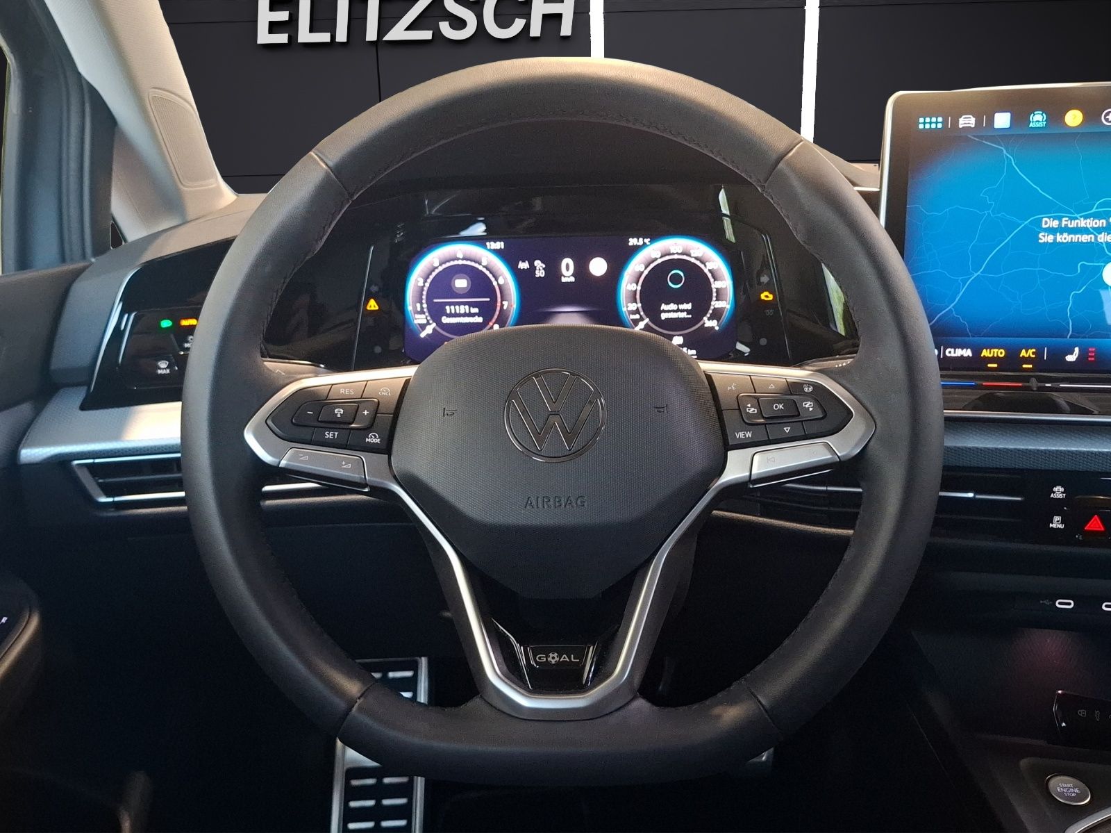 Fahrzeugabbildung Volkswagen Golf VIII TSI Goal LED CarPlay AID ACC PDC SH