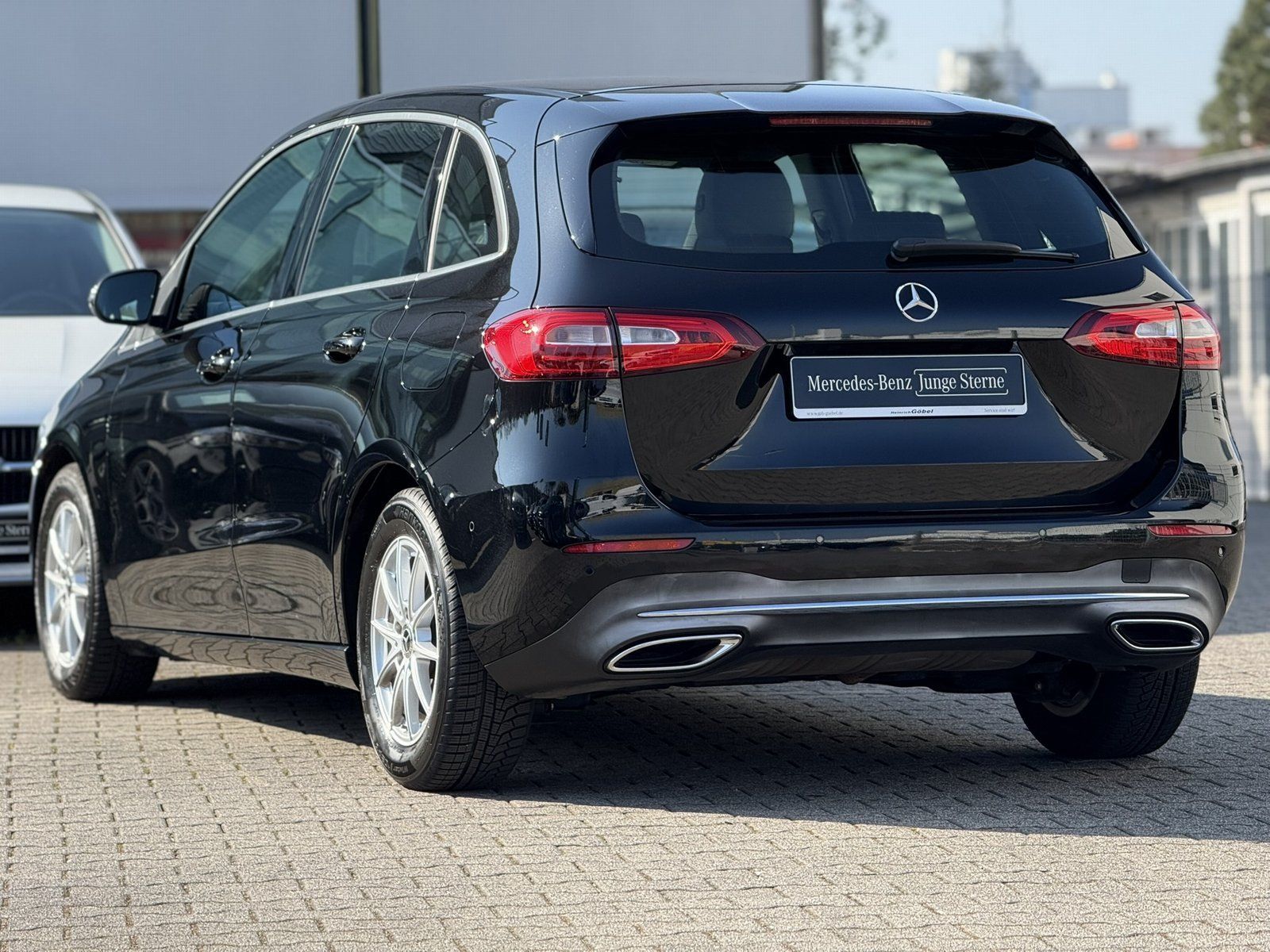 Fahrzeugabbildung Mercedes-Benz B 180 Progressive*AUTOMATIK*NAVI*PDC*SPURHALTE*