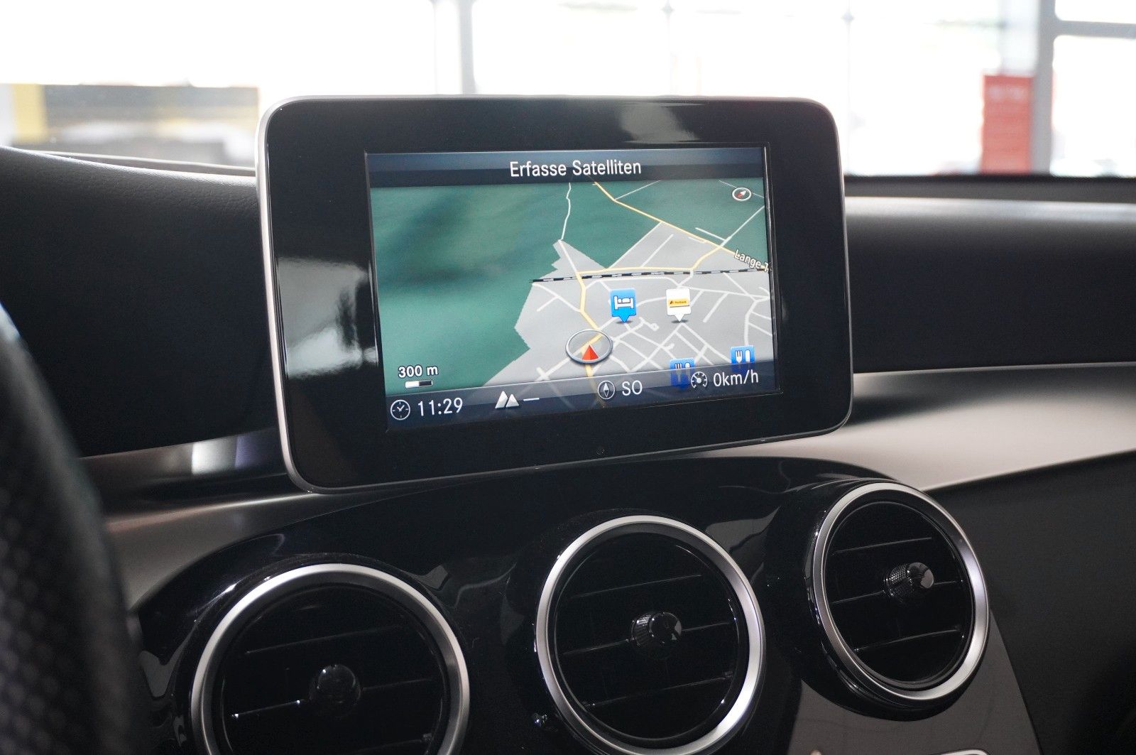 Fahrzeugabbildung Mercedes-Benz GLC 220D EXCLUSIVE 4-MATIC NAVI/LED/SHZ/TEMP/AHK