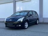 Peugeot 5008 Family plus - gebrauchte Peugeot 5008 aus dem Jahr 2011