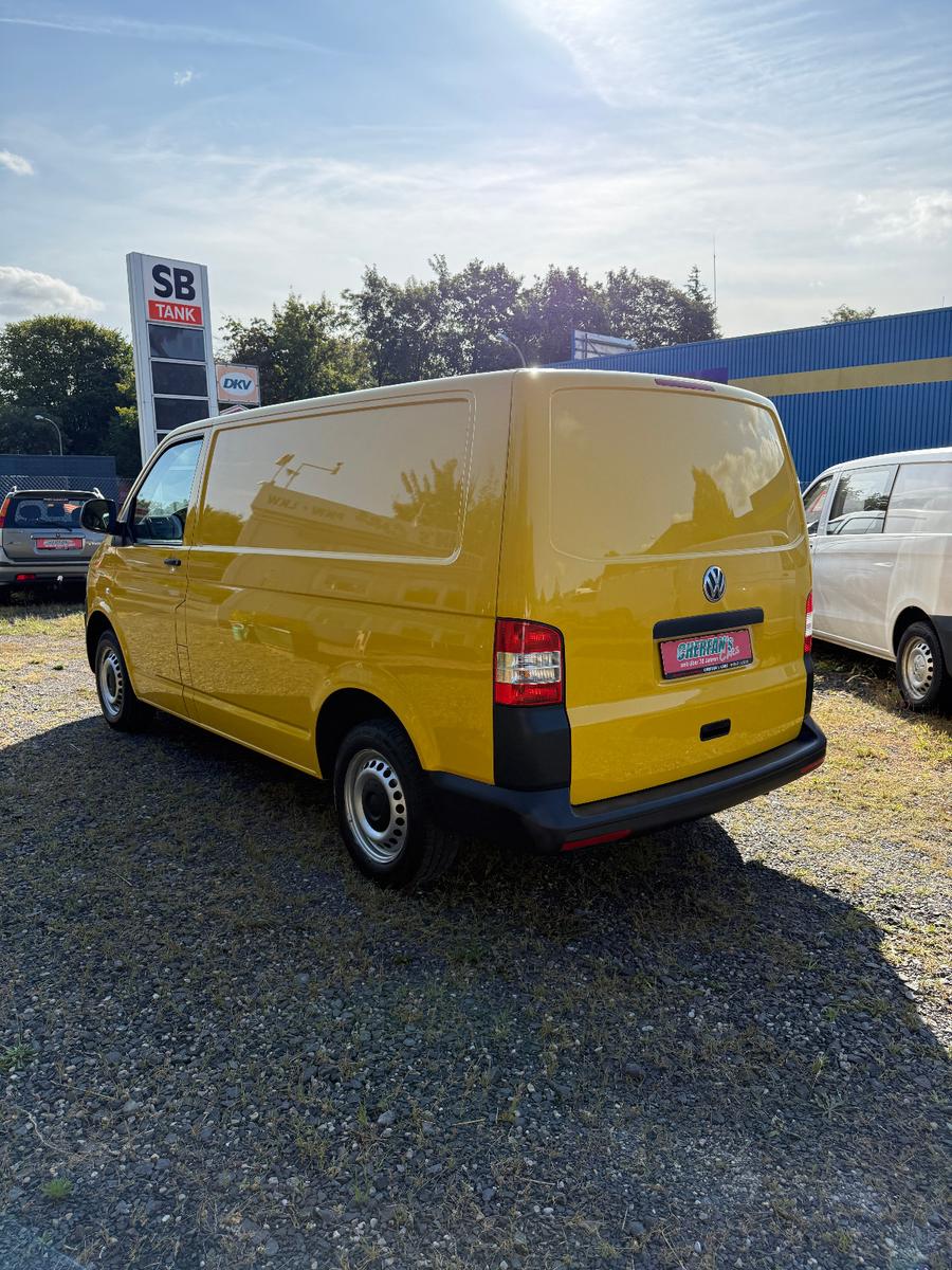 Volkswagen T5 Transporter Kasten. KEIN POST AUTO