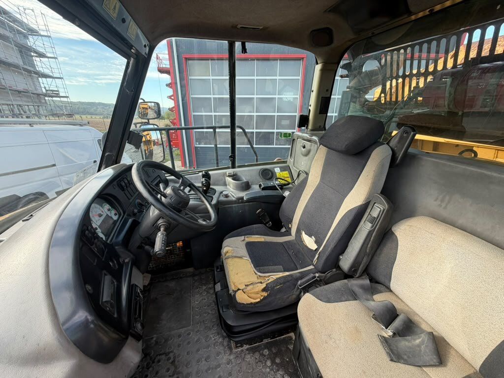 Fahrzeugabbildung CAT 730 6x6 DUMPER / Tunnel Klima/Allrad/Radio