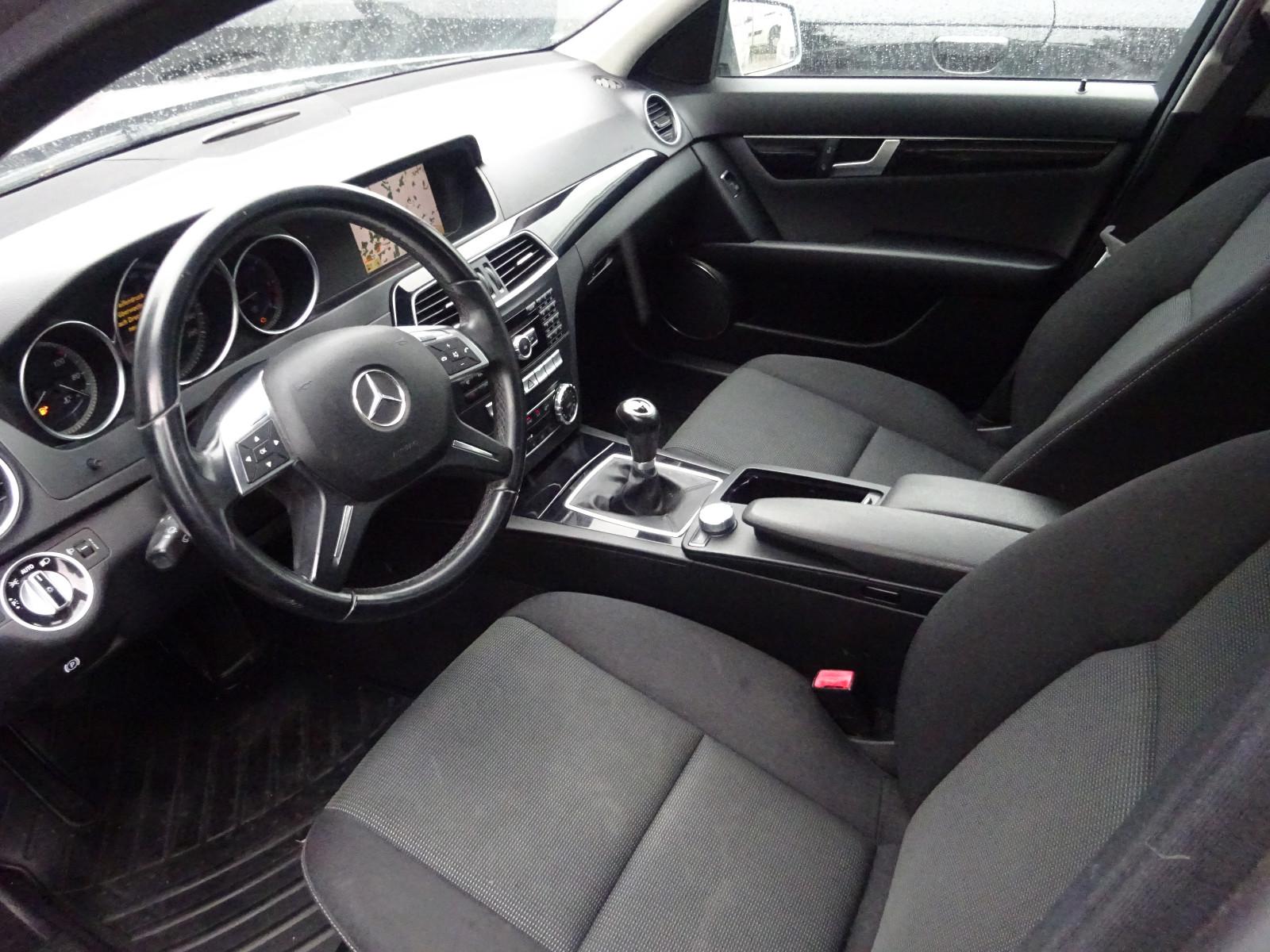Mercedes-Benz C220 2011 — photo 6