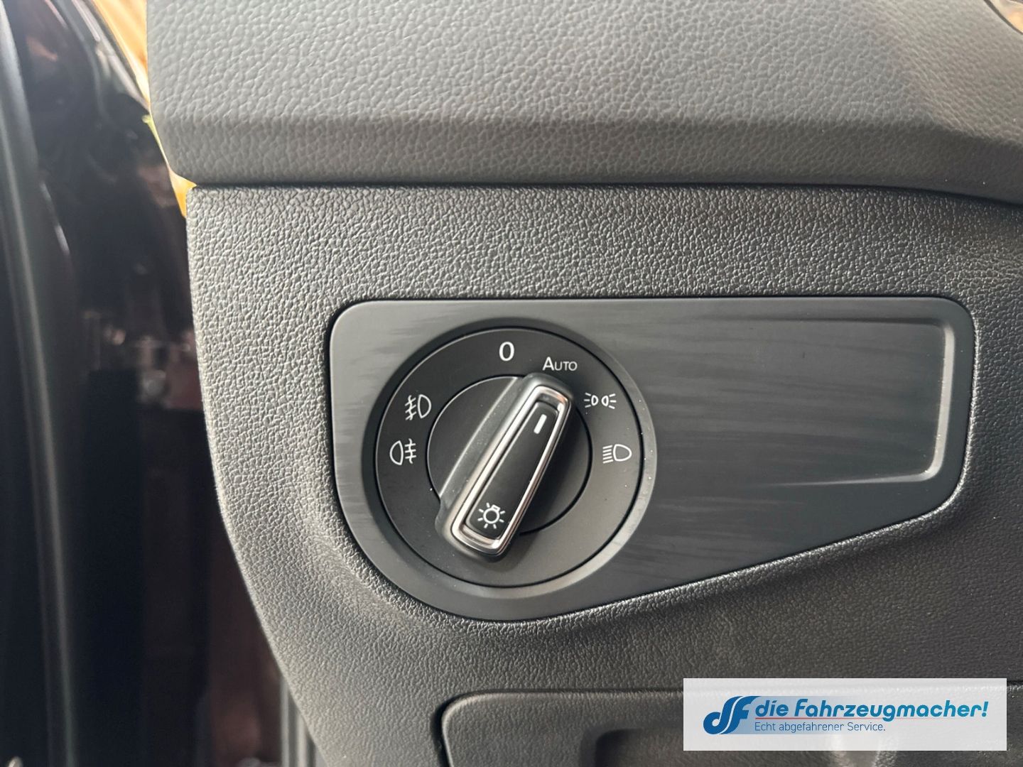 Fahrzeugabbildung Volkswagen Tiguan Comfortline BMT Start-Stopp 4Motion Navi