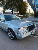 Mercedes-Benz E 230 - Mercedes-Benz E 230 aus 1991
