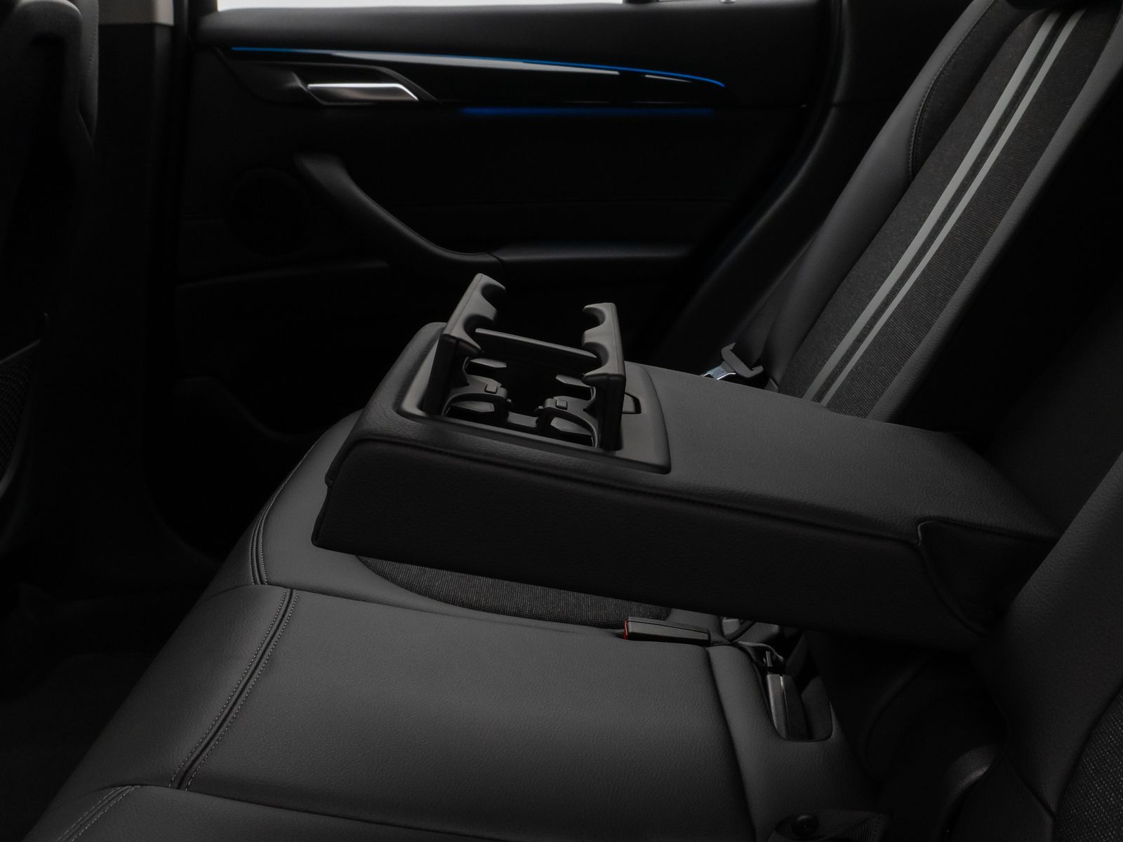 Fahrzeugabbildung BMW X1 xD25e Sport Line Kamera DAB Navi LED Komfort