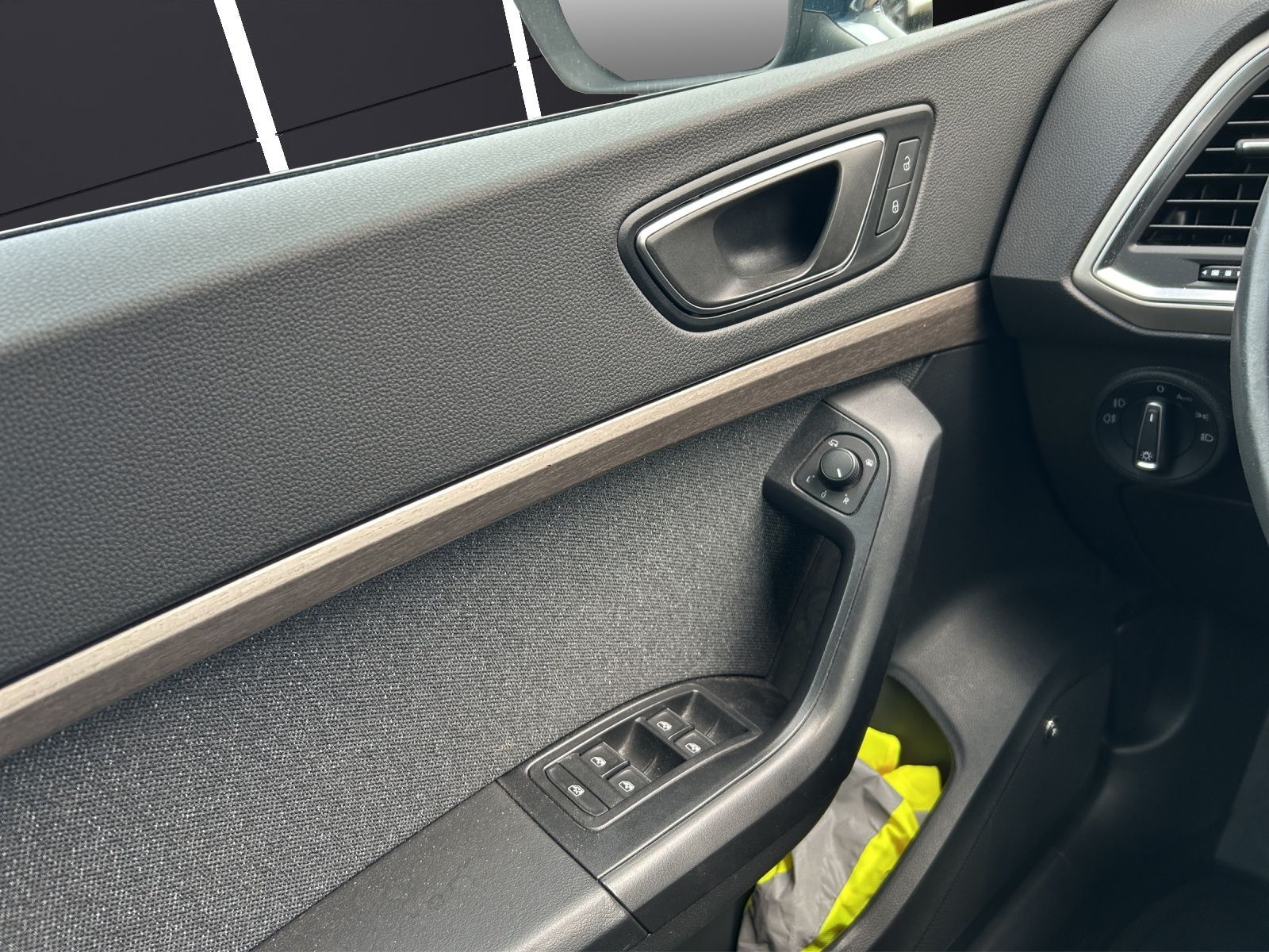 Fahrzeugabbildung SEAT Ateca TDI Xperience DSG LED AHK Navi ACC RFK SH