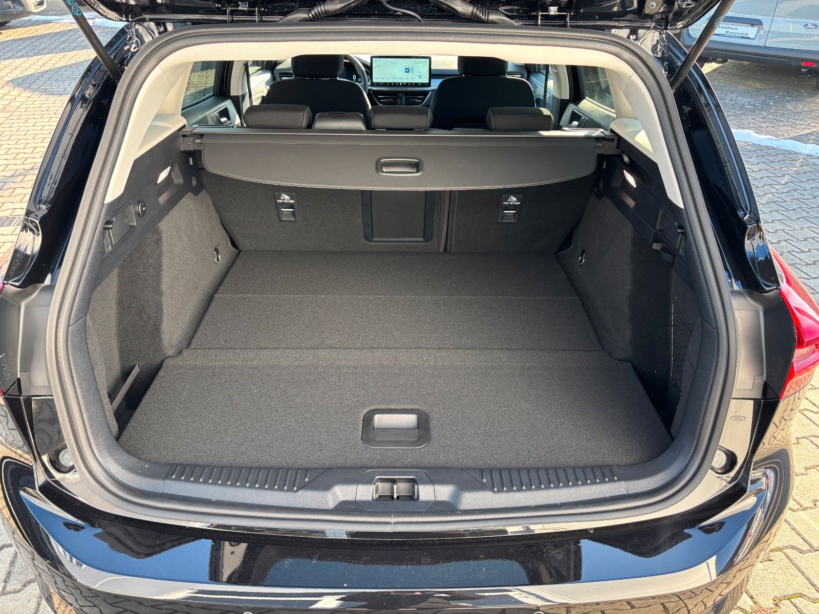 Fahrzeugabbildung Ford Focus Turnier Titanium X