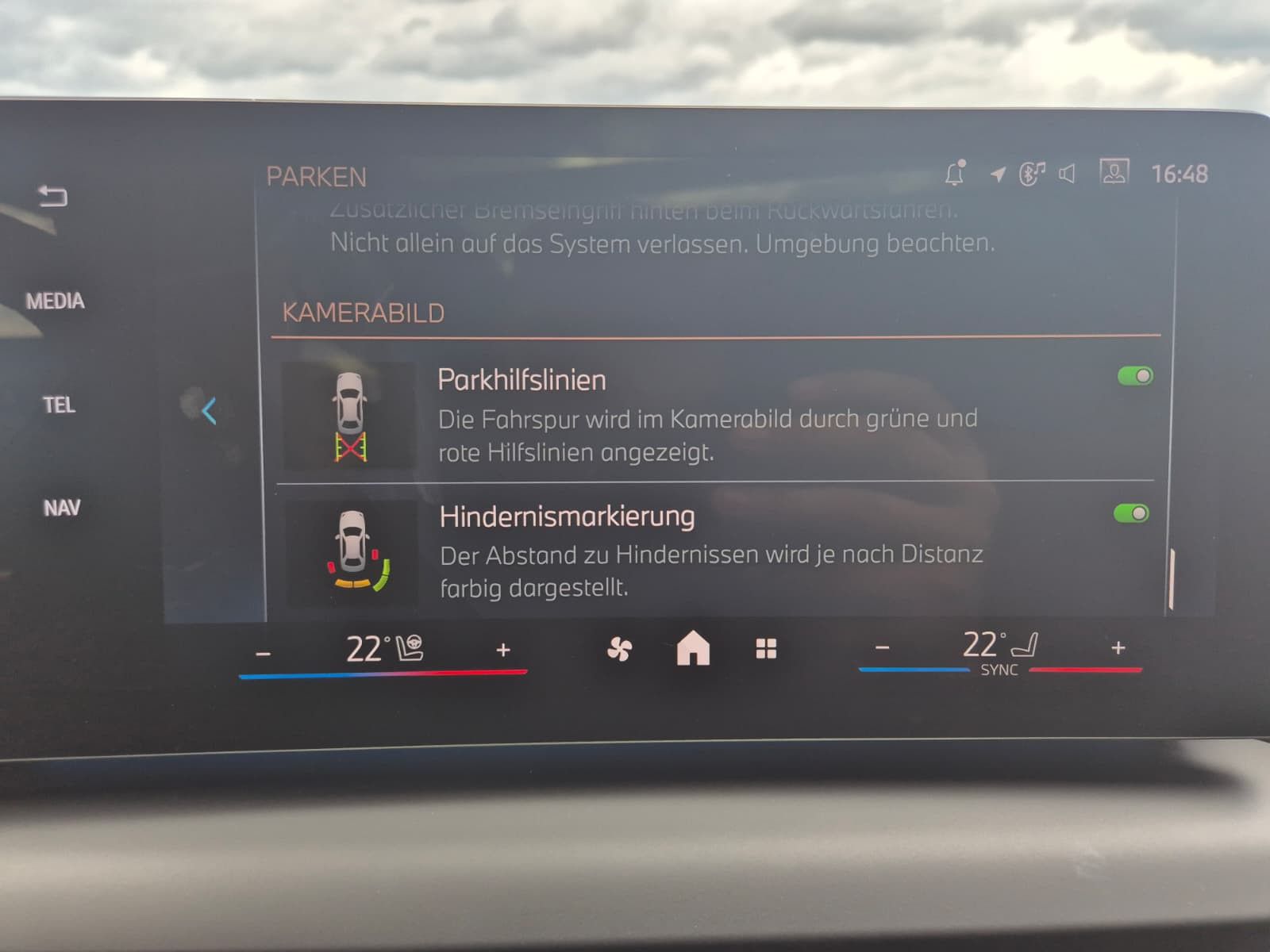 Fahrzeugabbildung BMW 120 i M Sport Adaptiv LED*PANO*AHK*M Alcantara