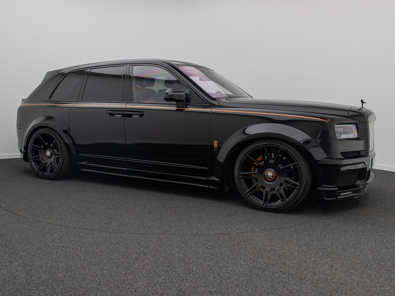 Fahrzeugabbildung Rolls-Royce Cullinan Black Badge Night Vision Novitec VOLL