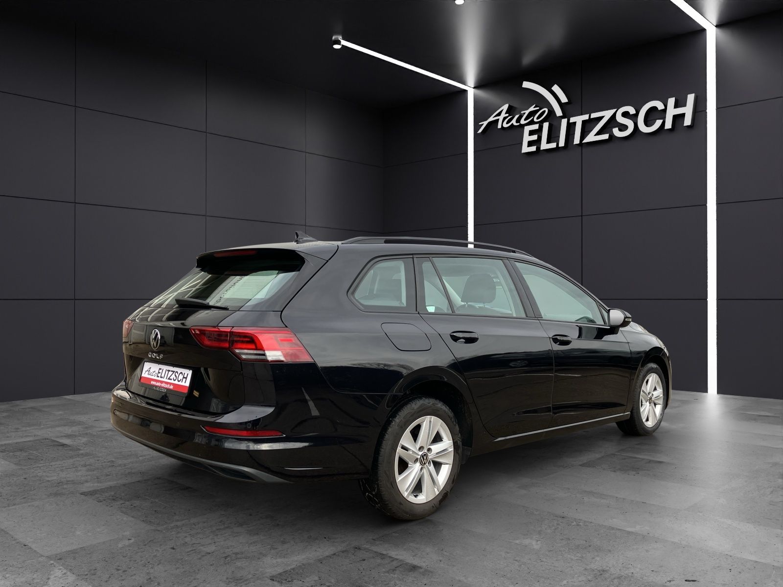 Fahrzeugabbildung Volkswagen Golf VIII Variant Life TDI LED Navi ACC AHK SHZ