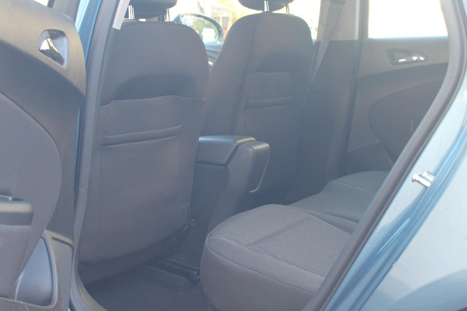 Opel Astra 2014 — photo 7