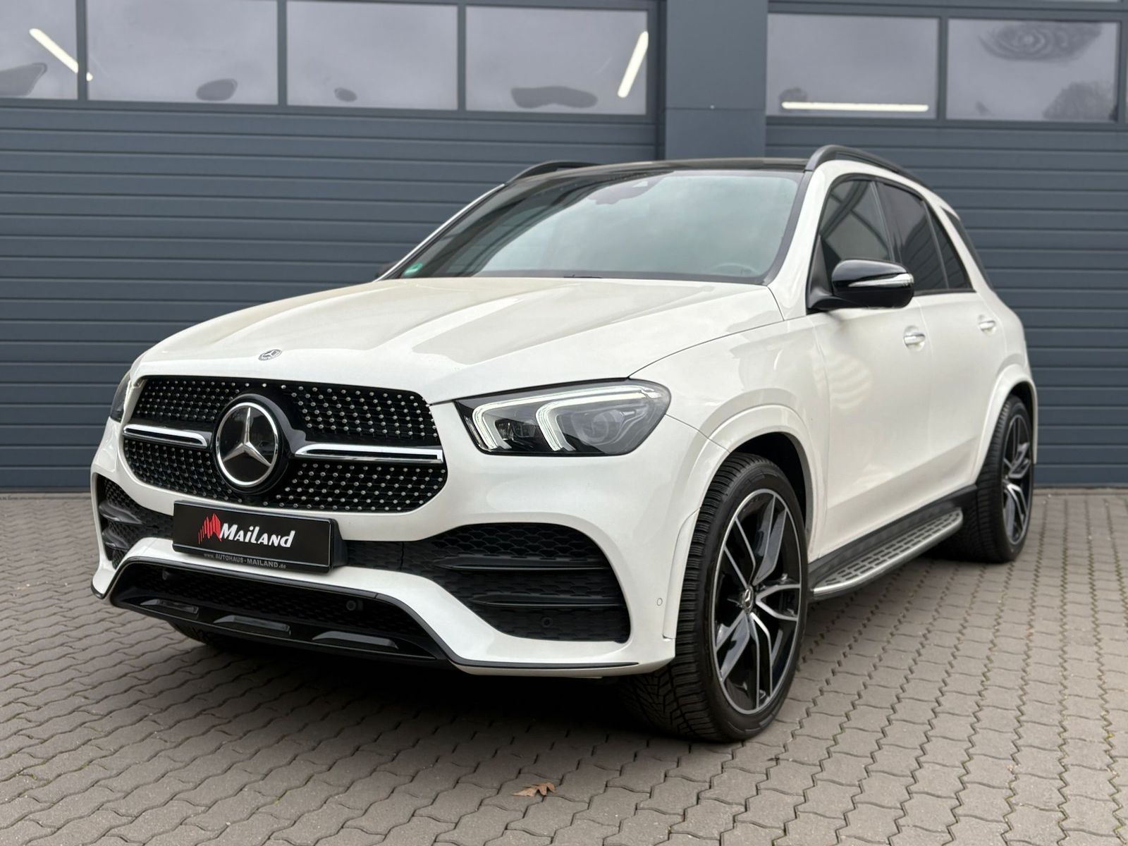 MERCEDES-BENZ GLE 400 d*AMG*7-Sitz.*AHK*PanoD.*360°*Burmester*