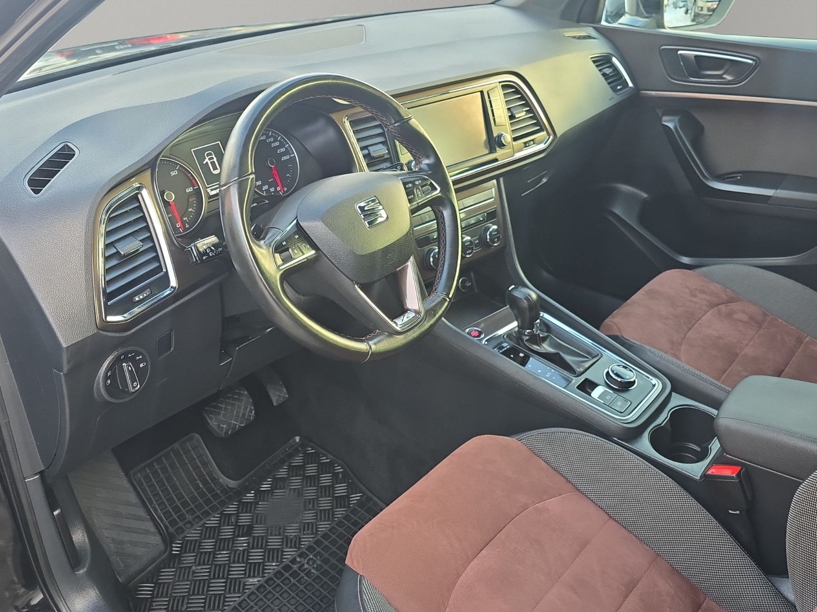 Fahrzeugabbildung SEAT Ateca Xcellence 4Drive Allradantrieb