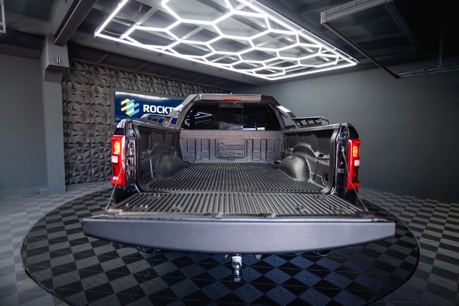 Fahrzeugabbildung Dodge RAM 3.0 MY 25 TWIN TURBO Offroad Night ACC 19%