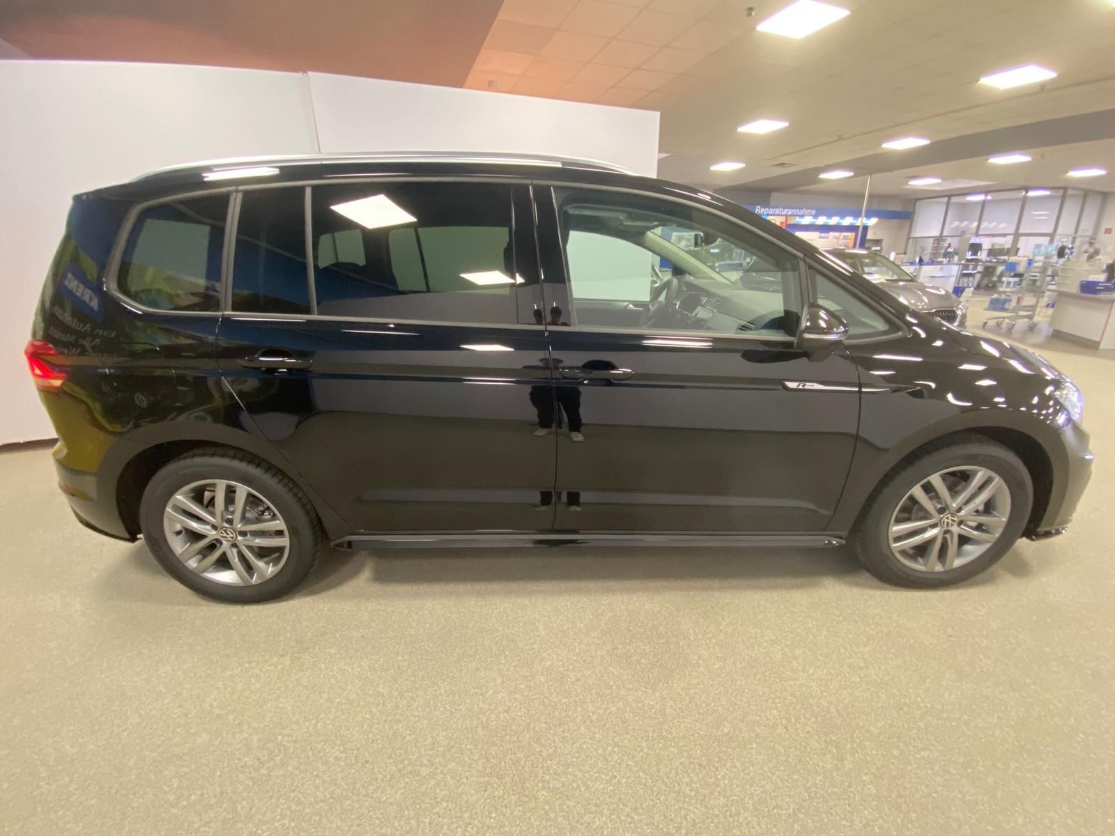 Fahrzeugabbildung Volkswagen Touran 1.5 TSI R-LINE COMFORTLINE DSG+ACC+AHK