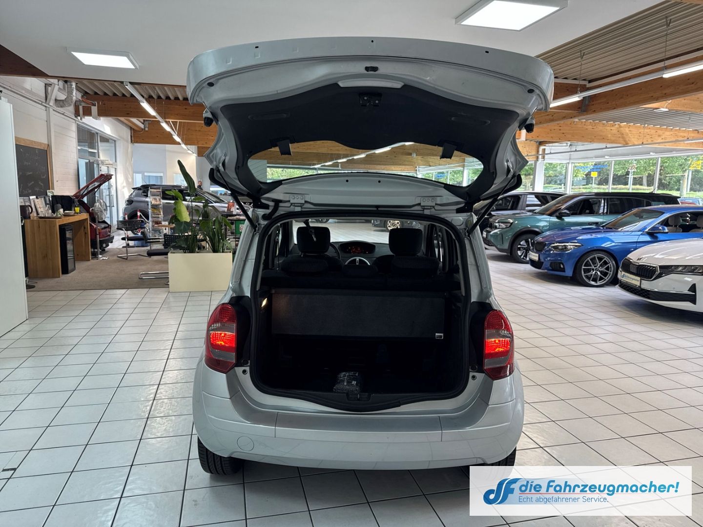 Fahrzeugabbildung Renault Modus Dynamique 1,6 Automatik Klima el.SP Spieg.