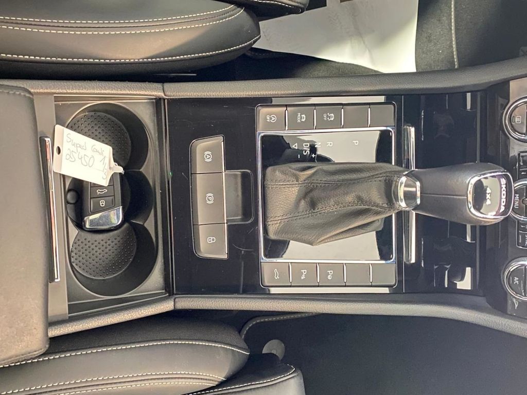 Skoda Superb Combi 4M LAURIN & KLEMENT*PANO*ViCo*LED*