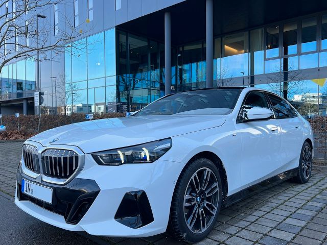 BMW 520i Msport|AHK|Pano|360kamera|Harman