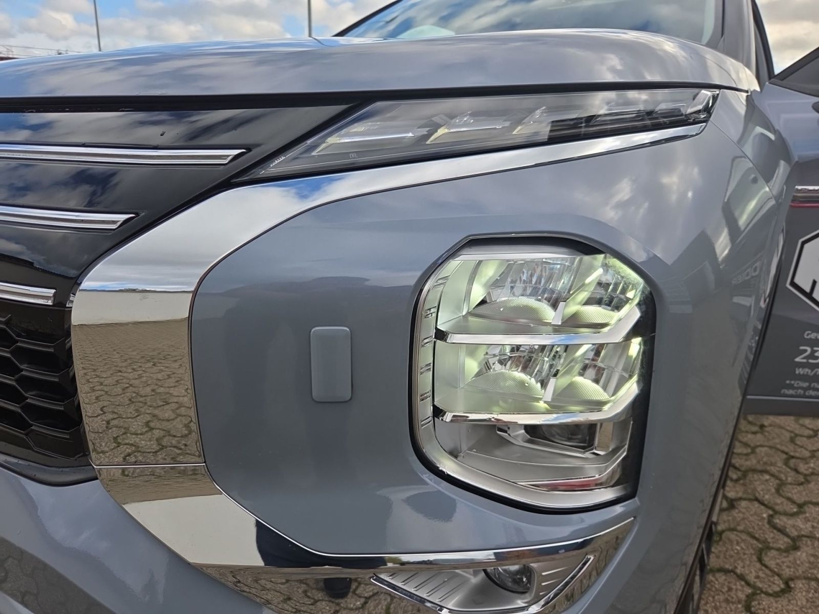 Fahrzeugabbildung Mitsubishi Outlander 2.4 PHEV  " TOP " AHK "