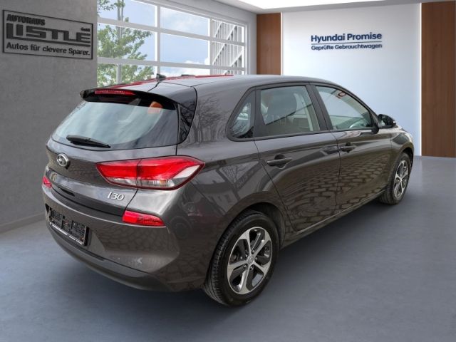 Fahrzeugabbildung Hyundai i30 Select 1.4 +KLIMA+RADIO+BLUETOOTH+PDC+UVM+