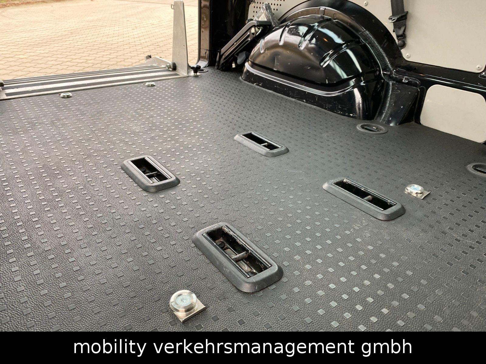 Volkswagen T6 Kombi lang DSG Rollstuhl Rampe AHK Klima Navi