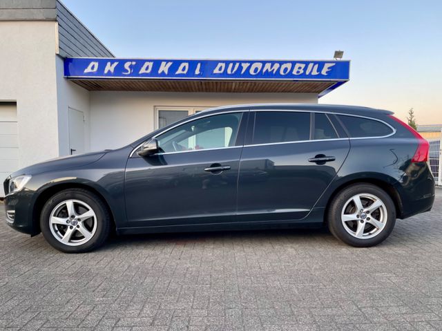 Volvo V60 D4 Kombi VOLLAUSSTATTUNG