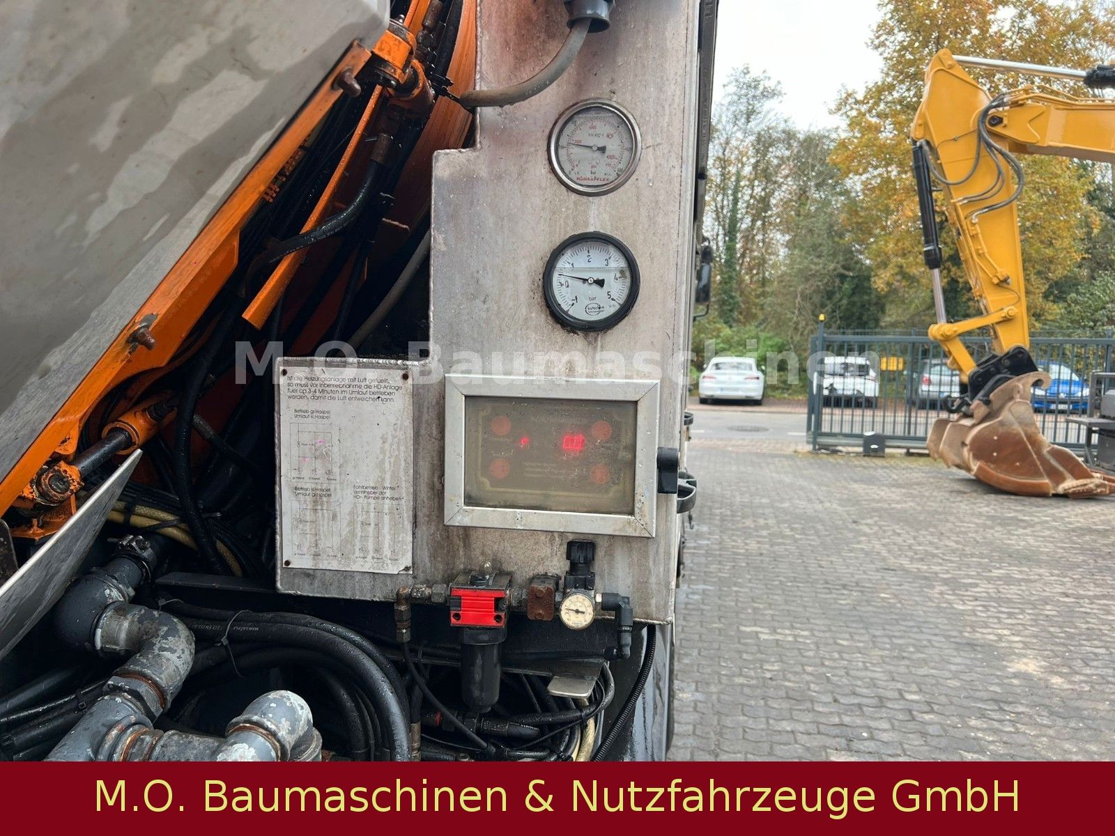 Fahrzeugabbildung Mercedes-Benz Actros 3246 / Saug & Spühlwagen / Kutschke D/NRW