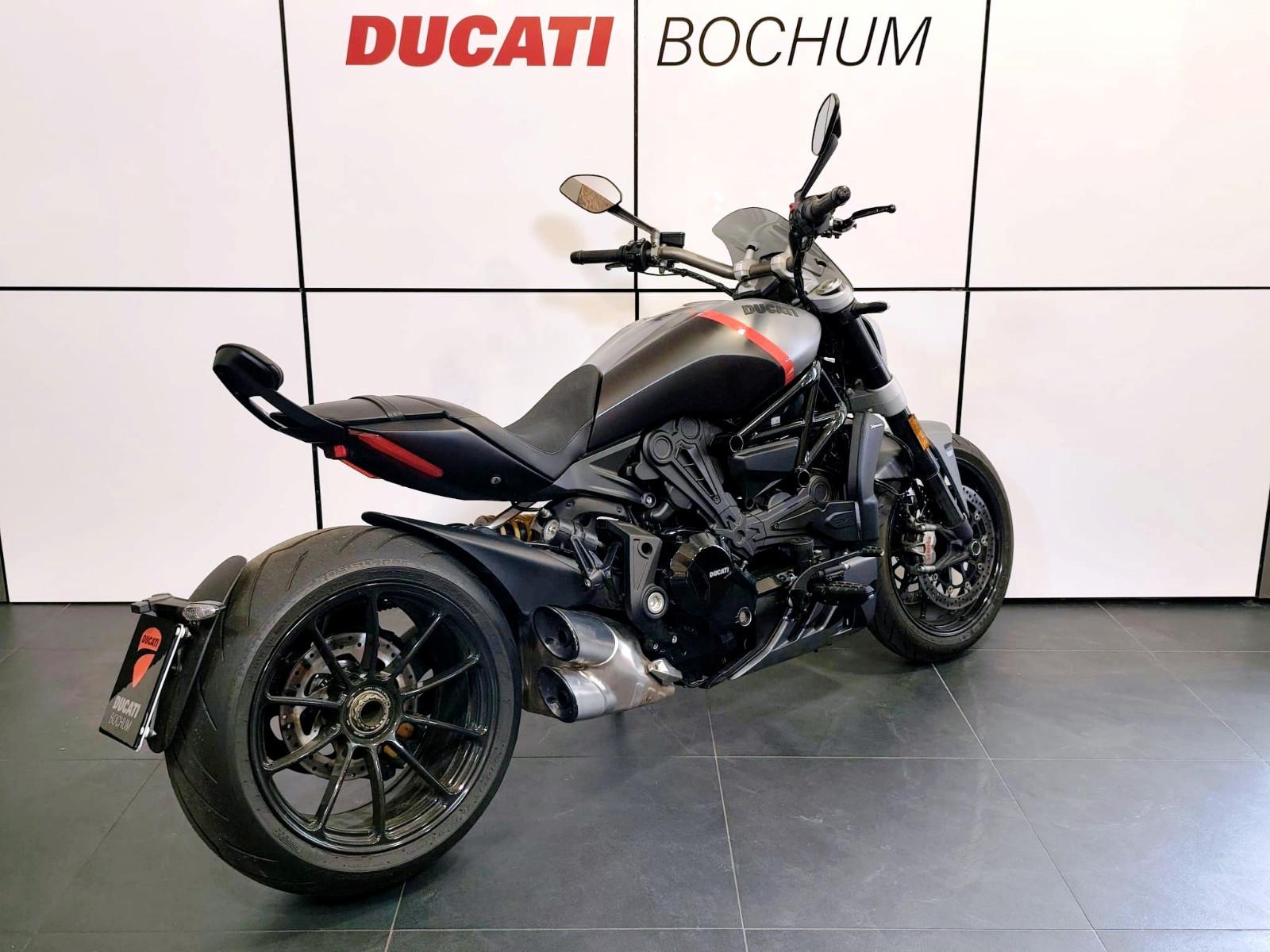 Ducati XDiavel Black Star / Titanium Gray & Black