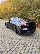 Tesla Model Y Hinterradantrieb RWD RWD  - Tesla Model Y in Essen