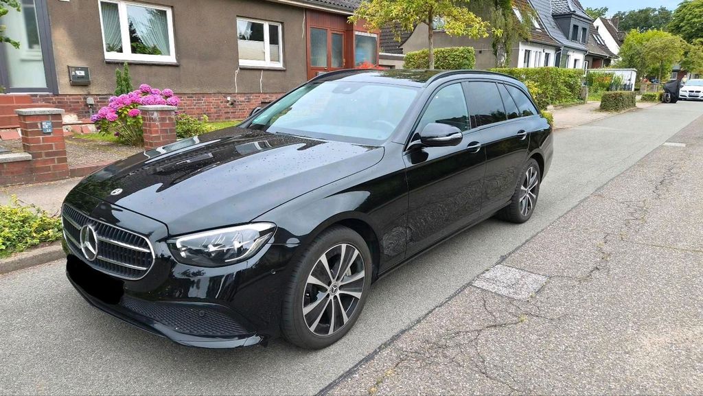 Image of Mercedes-Benz E 300