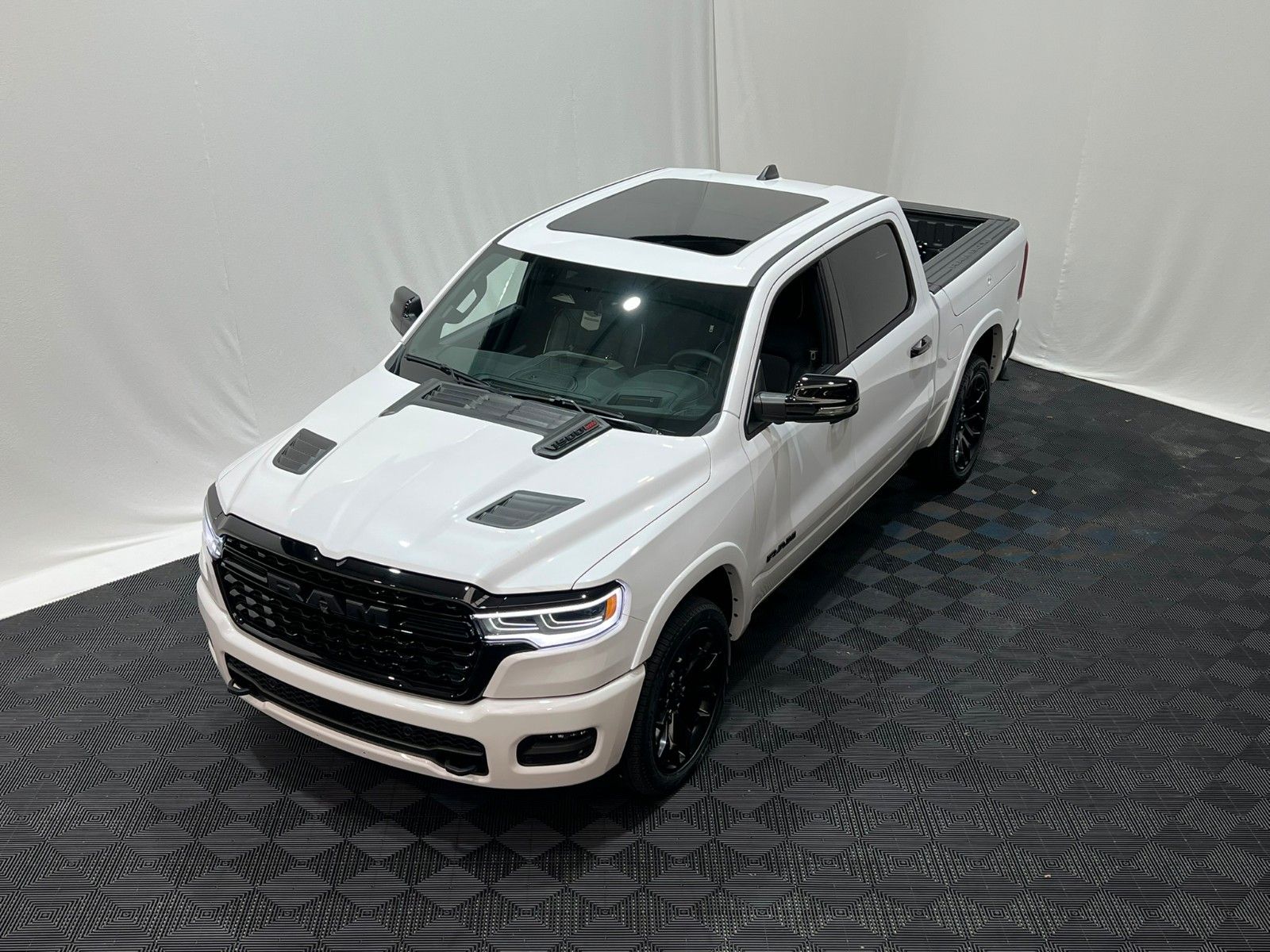 Fahrzeugabbildung Dodge RAM 1500 Limited Night H/O 540PS MY25 *HUD-Luft*