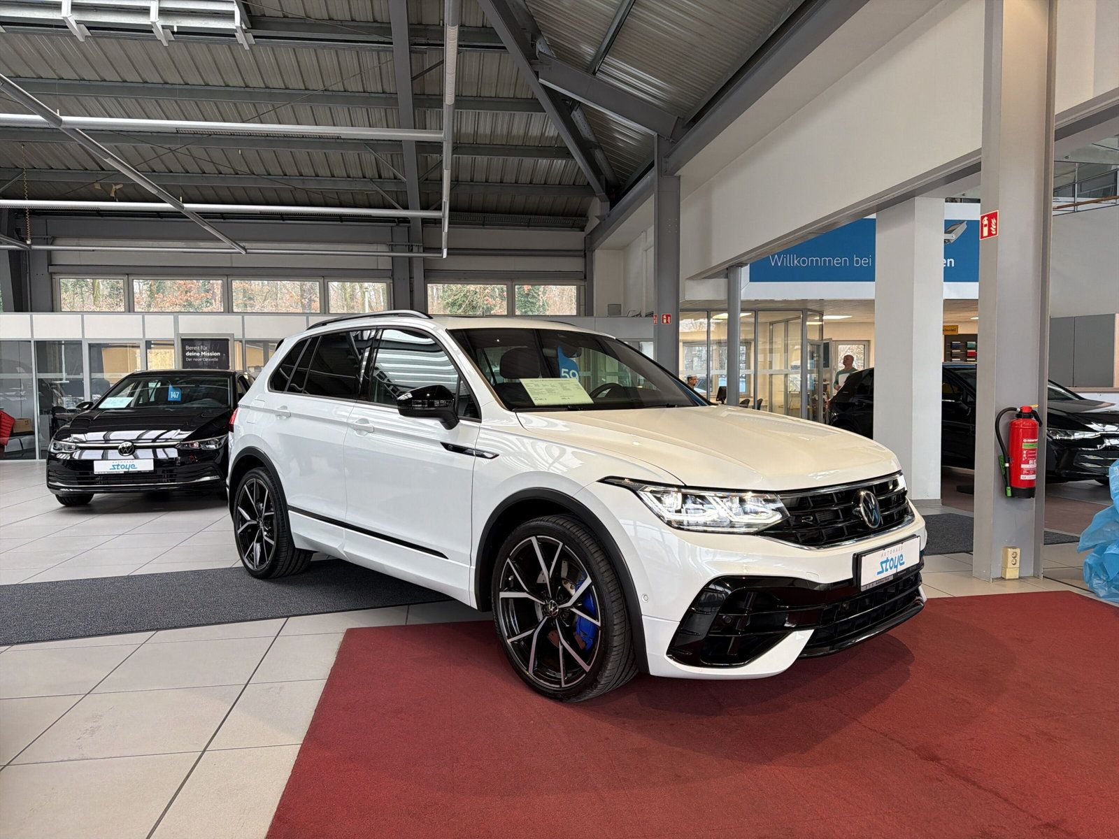 Tiguan R 4M Navi PANO Harman Akrapovic R